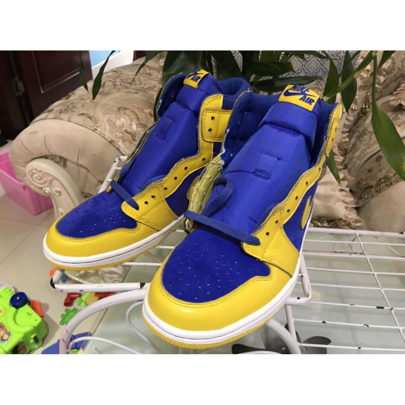 Air Jordan 1 Laney OG AJ1 555088-707