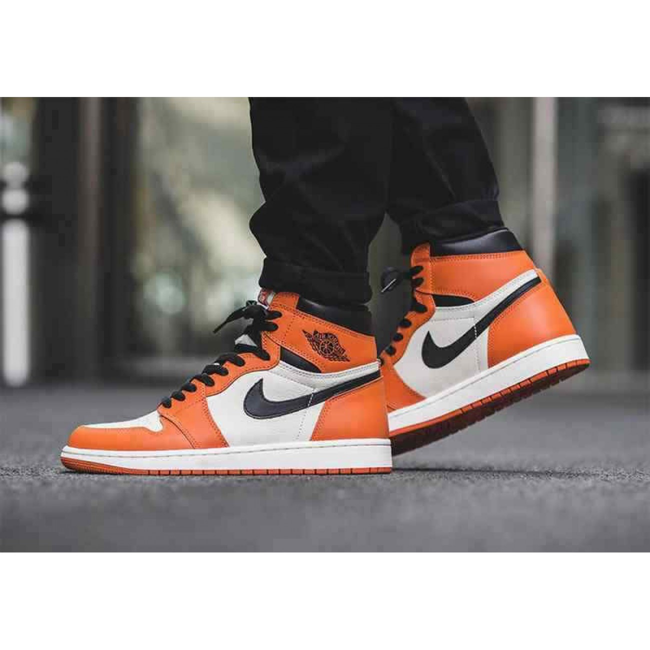 Air Jordan 1 Orange Retro High OG "Shattered Backboard Away" 555088-113