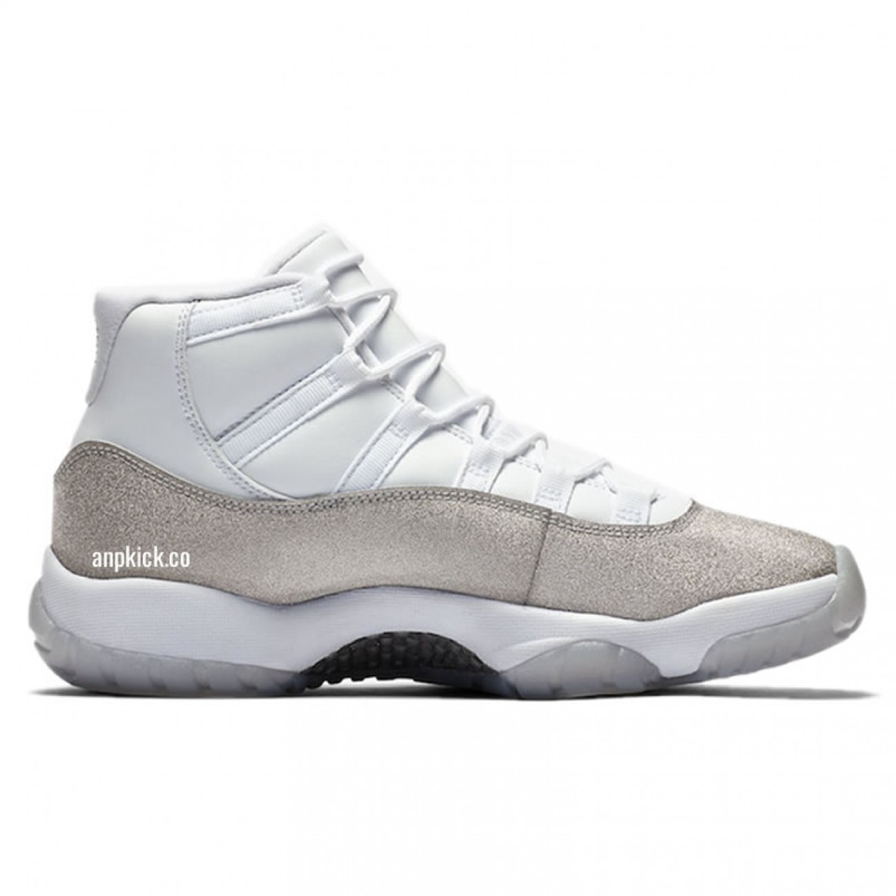 Air Jordan 11 Retro WMNS "Metallic Silver-Vast Grey" AR0715-100