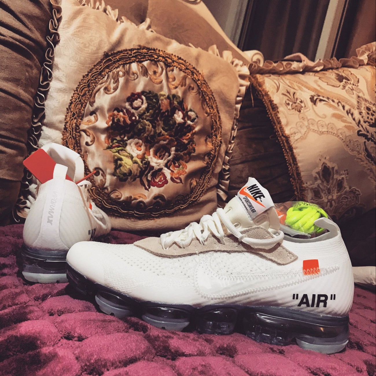 Off-White x Nike Air Vapor AA3831-100