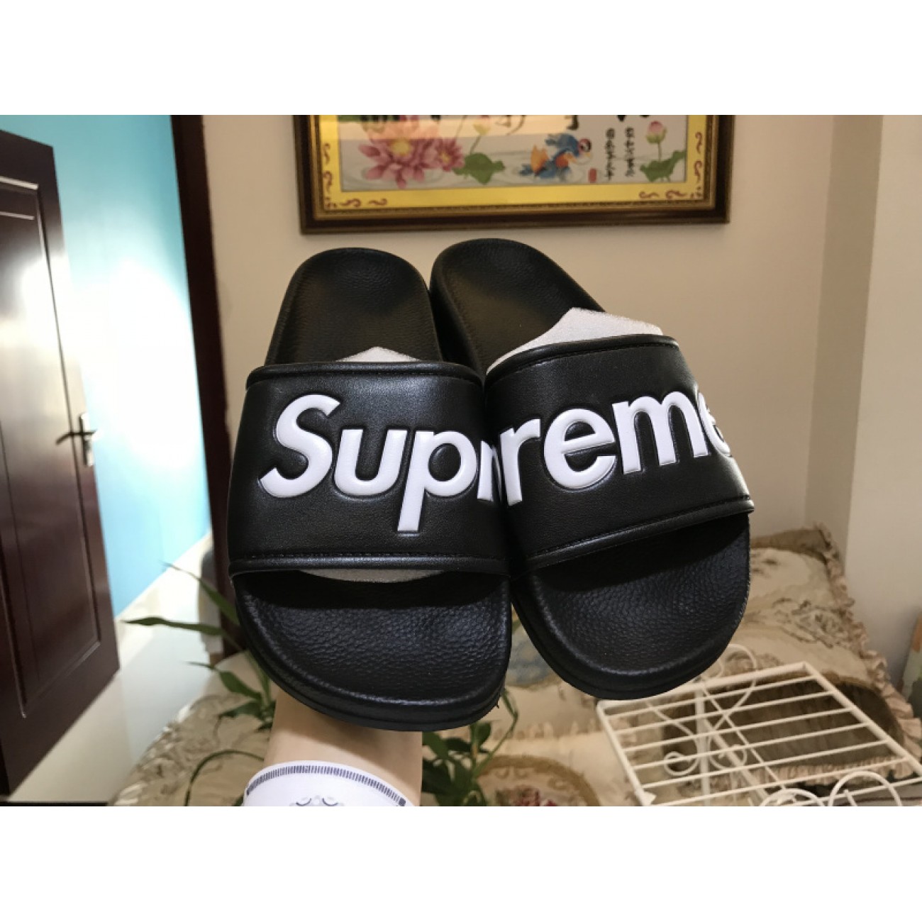 Supreme Suprize Design 2018ss Black White Slippers