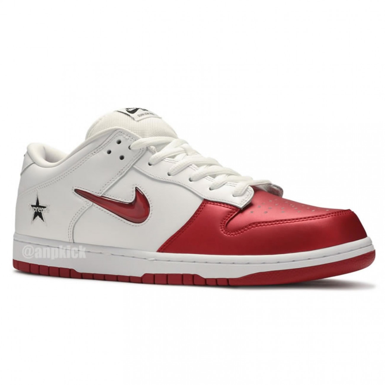 Supreme x Nike SB Dunk Low Red White 2019 Shoes CK3480-600