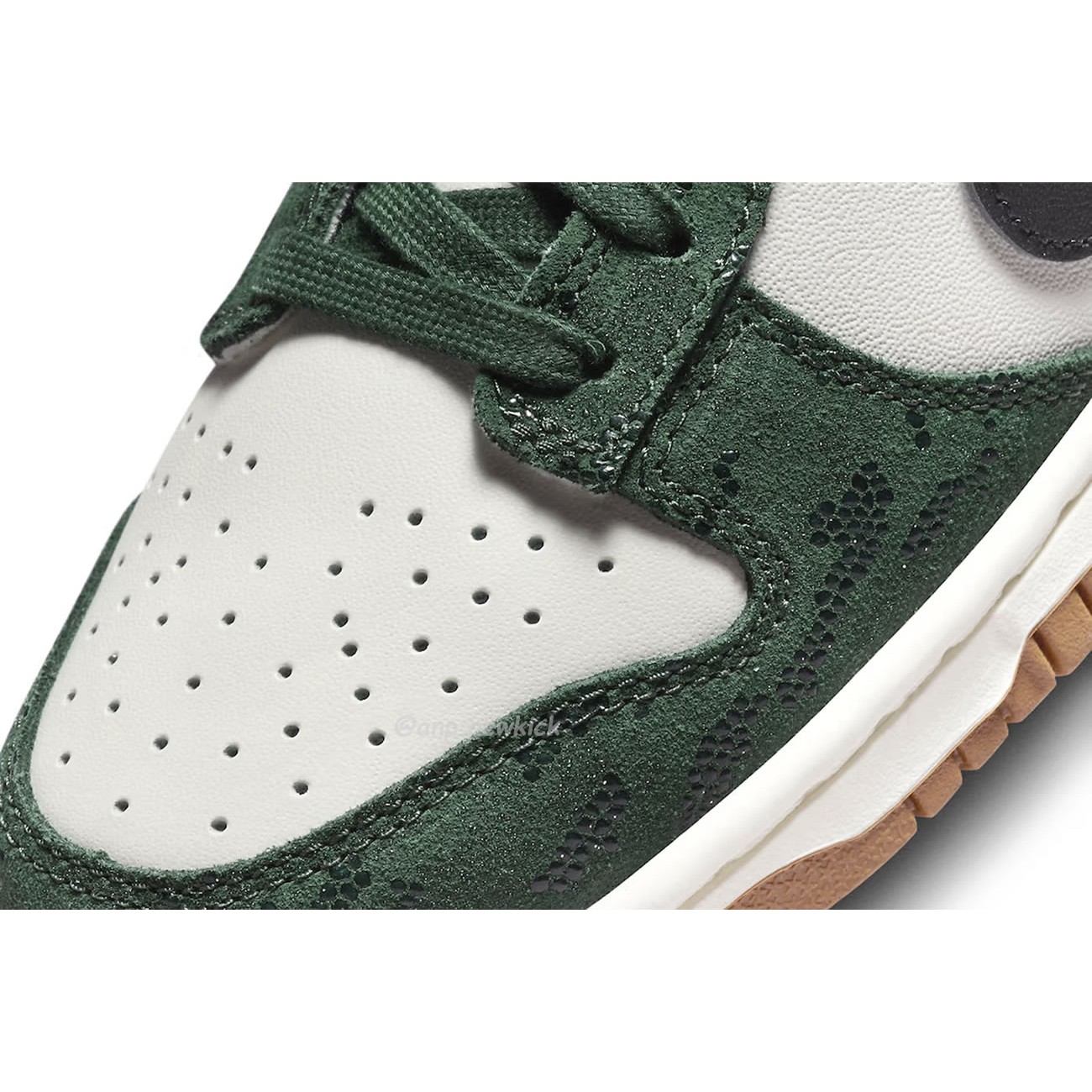 Nike Dunk Low Green Snake (Women's) FQ8893-397