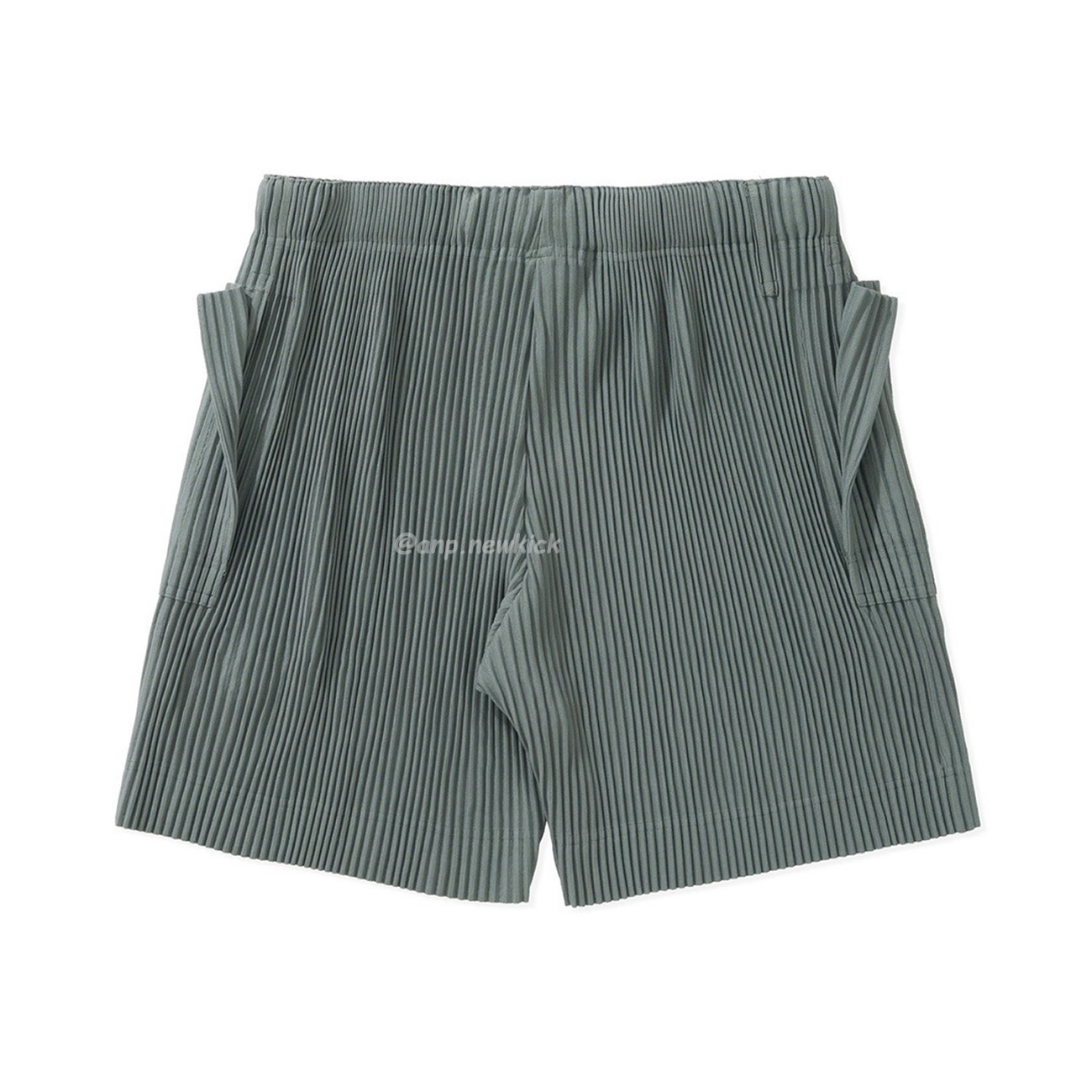 HOMME PLISSÉ ISSEY MIYAKE FLIP SHORTS BLACK Green