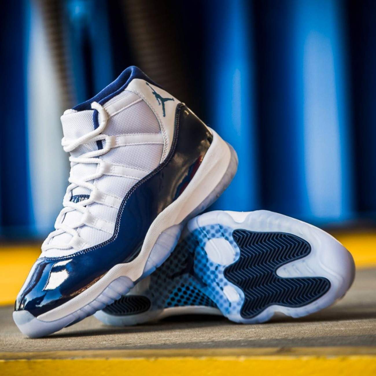 AIR JORDAN 11 RETRO WHITE/MIDNIGHT NAVY WIN LIKE 82