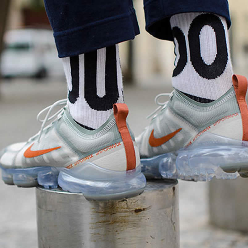 Latest Nike Vapormax 2019 Olive Light Vintage Lichen Orange Ar6631 300 On Feet (4) - newkick.vip